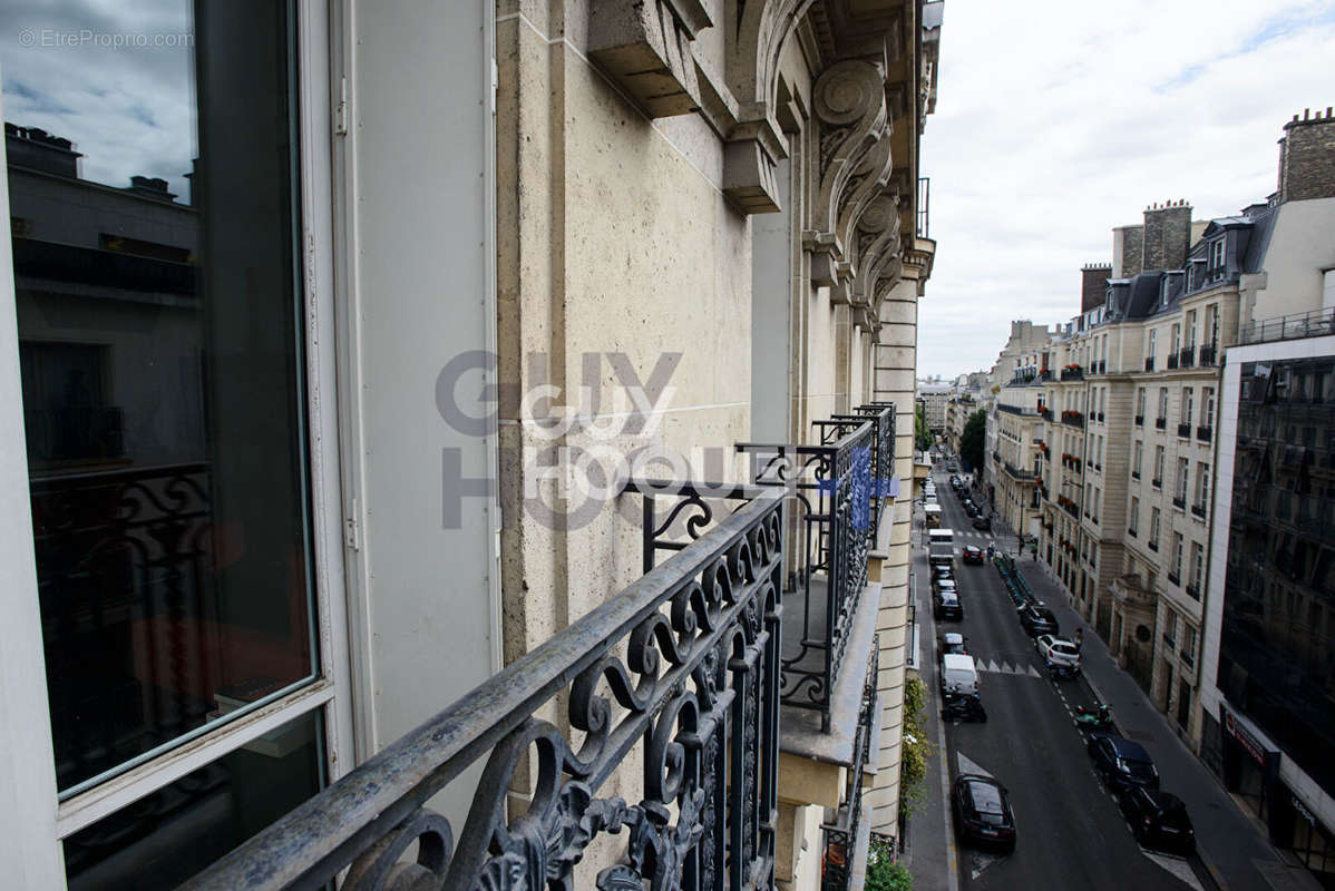 Appartement à PARIS-8E