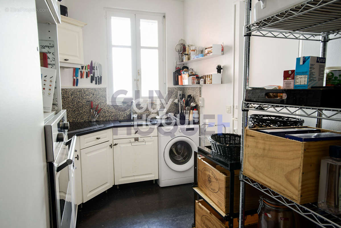 Appartement à PARIS-8E