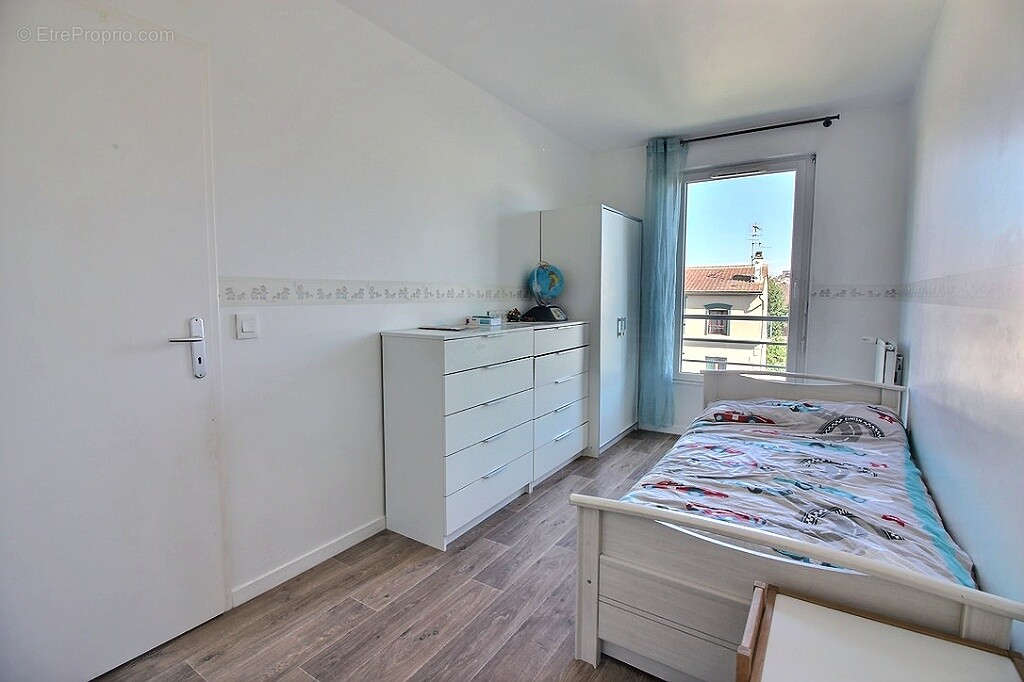 Appartement à NANTERRE