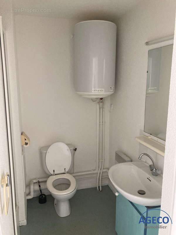 Salle d&#039;eau wc - Appartement à TOULOUSE