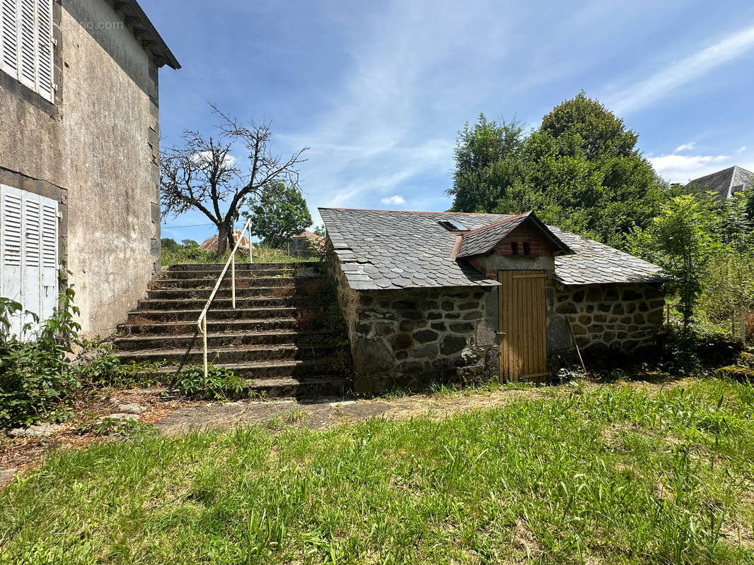 Maison à ANGLARDS-DE-SALERS