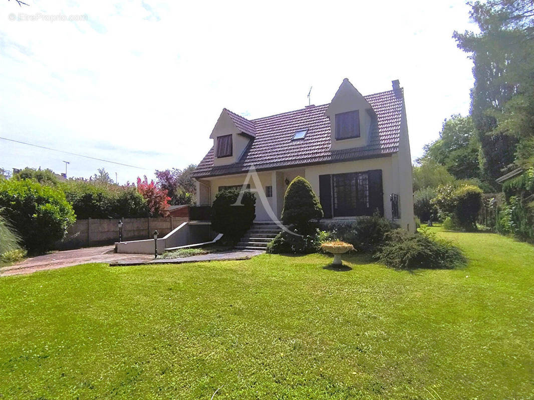 Maison à FERRIERES-EN-BRIE