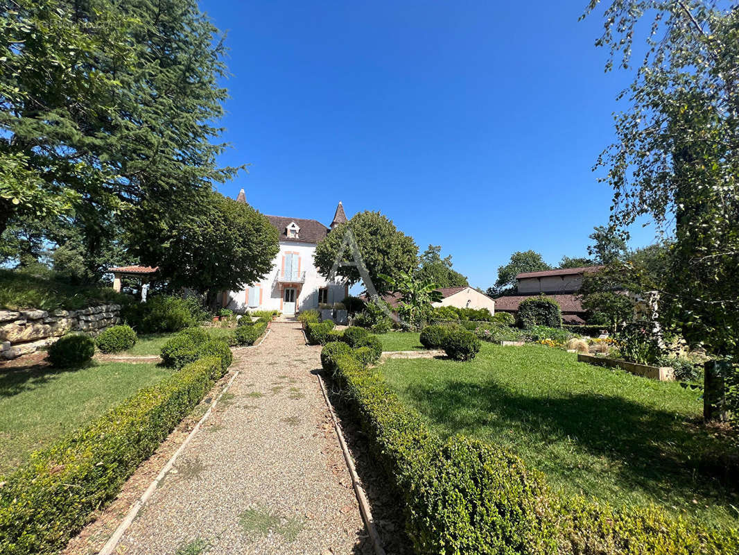 Maison à PUY-L&#039;EVEQUE