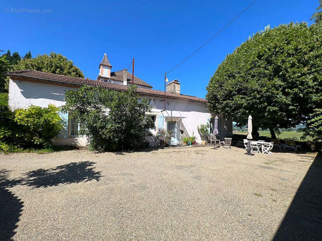 Maison à PUY-L&#039;EVEQUE