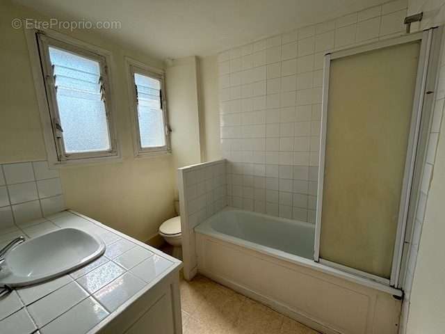 Salle d&#039;eau/wc - Appartement à NANTES