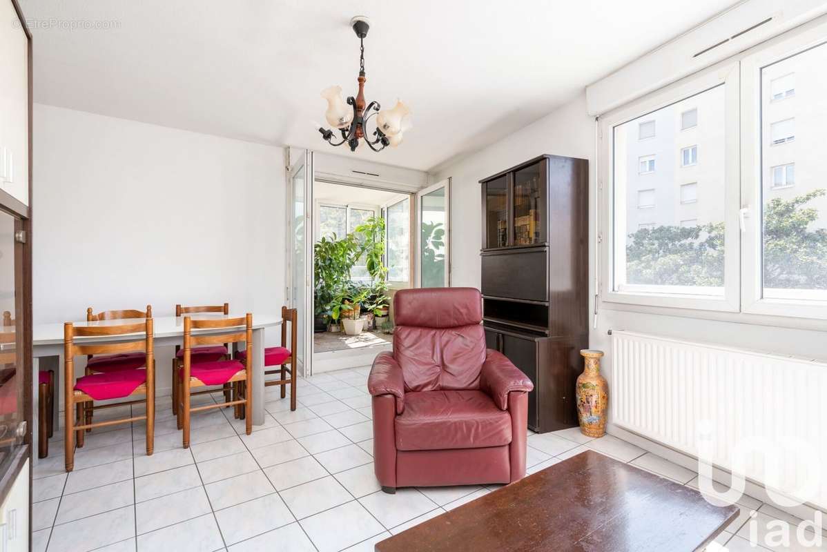 Photo 2 - Appartement à VILLEURBANNE