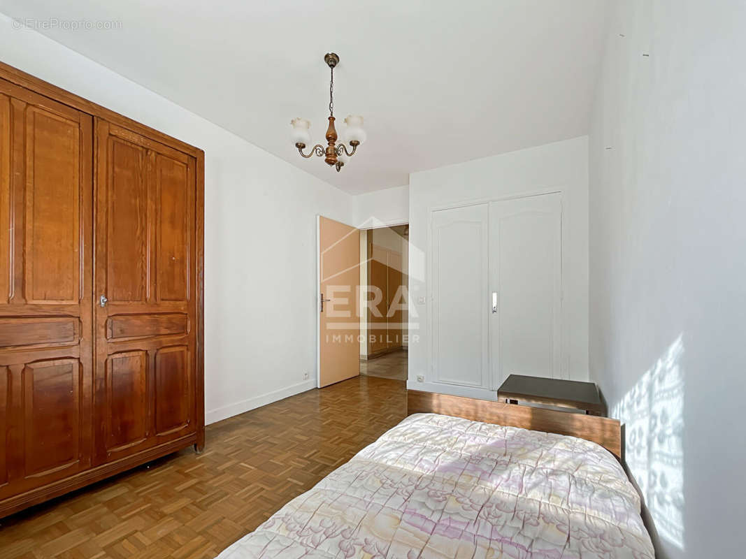 Appartement à MARSEILLE-4E