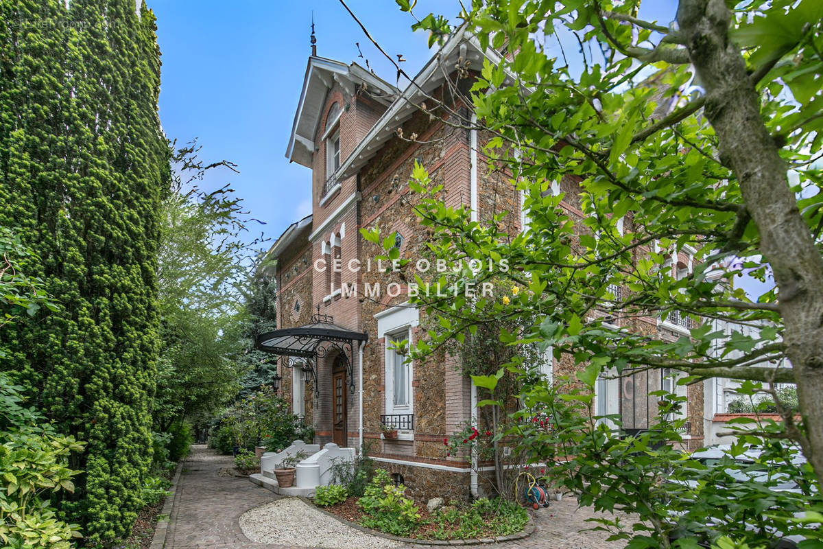 Maison à SAINT-MAUR-DES-FOSSES