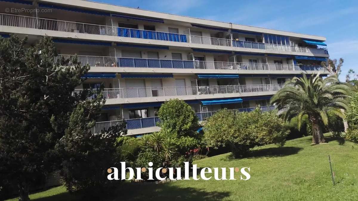 Appartement à MANDELIEU-LA-NAPOULE