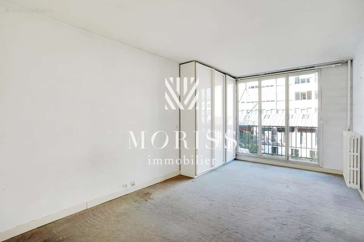 Appartement à PARIS-14E