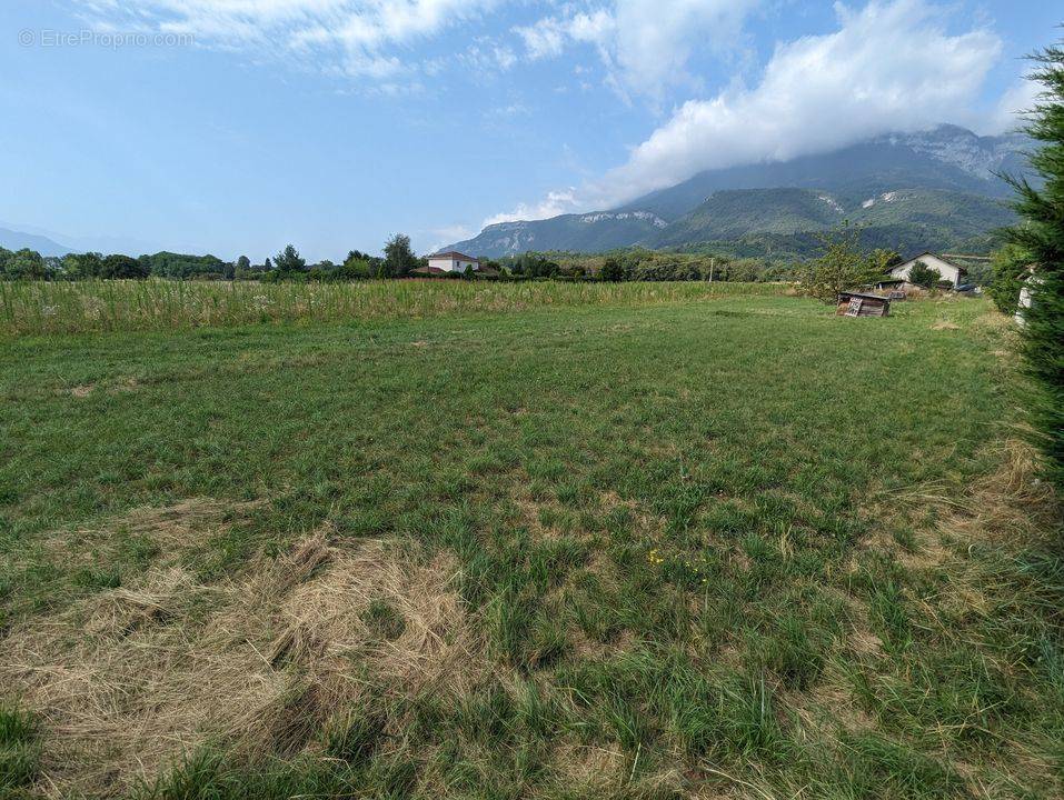 Terrain à CHAPAREILLAN