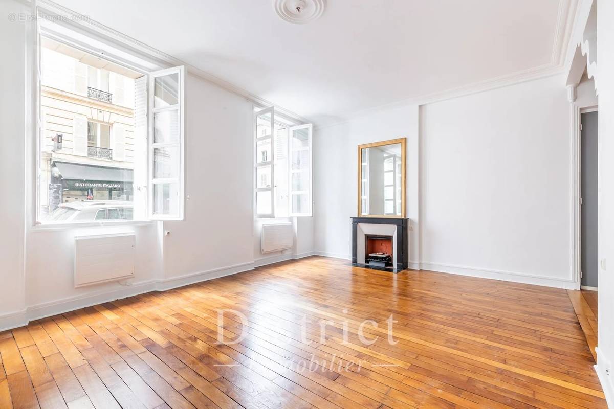 Appartement à PARIS-7E