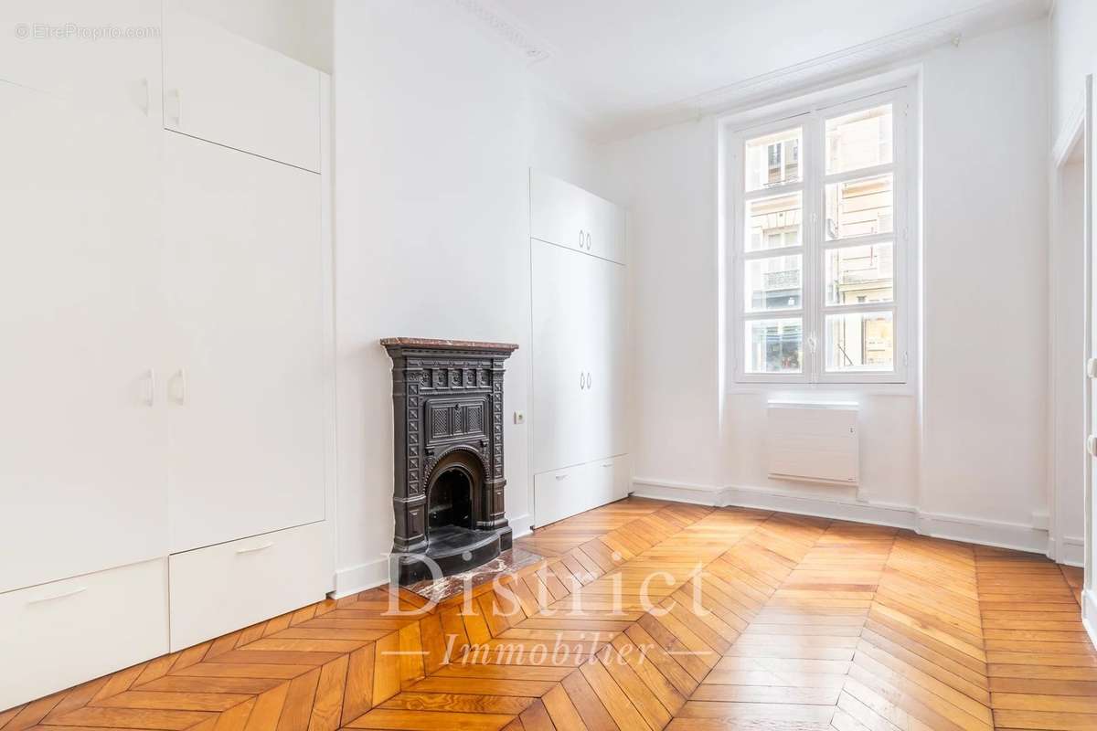 Appartement à PARIS-7E