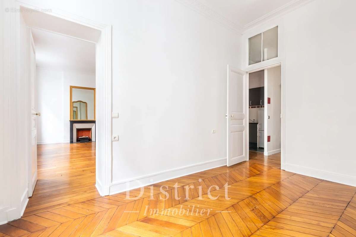 Appartement à PARIS-7E