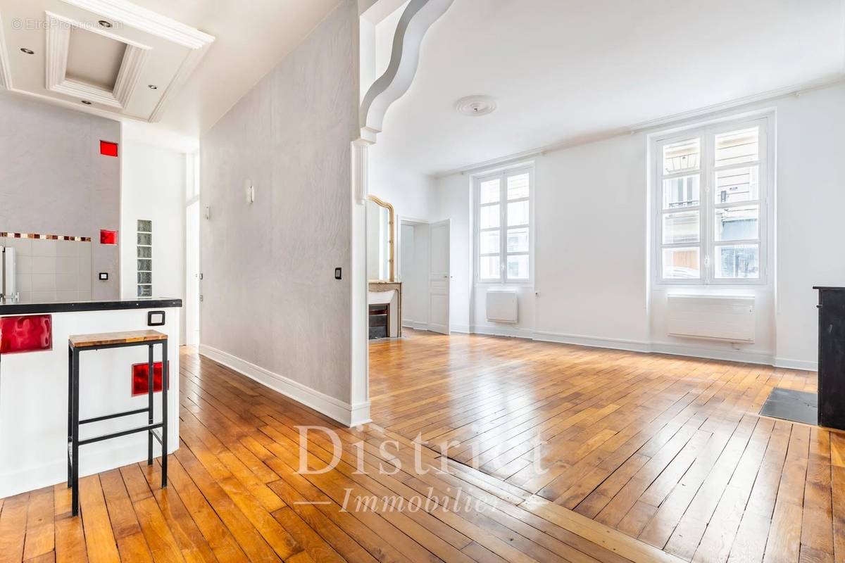 Appartement à PARIS-7E