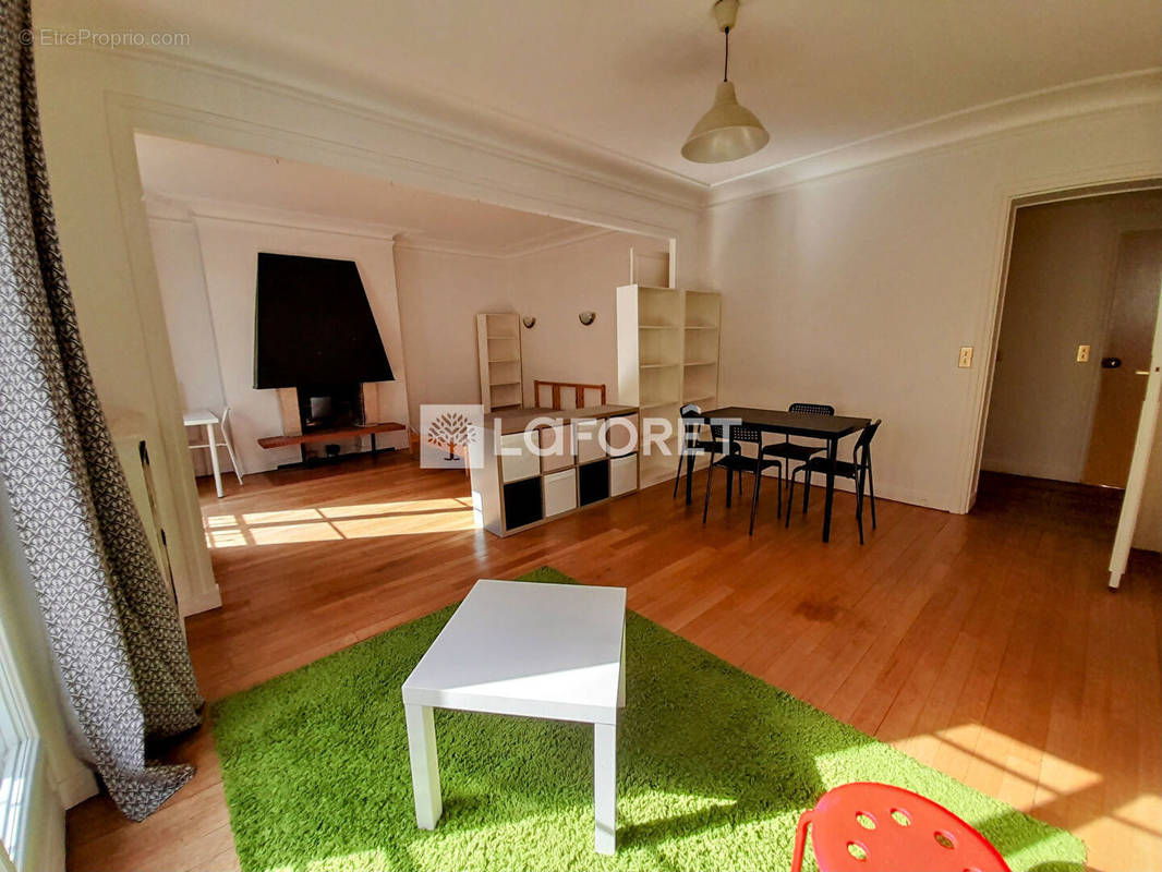 Appartement à PARIS-14E