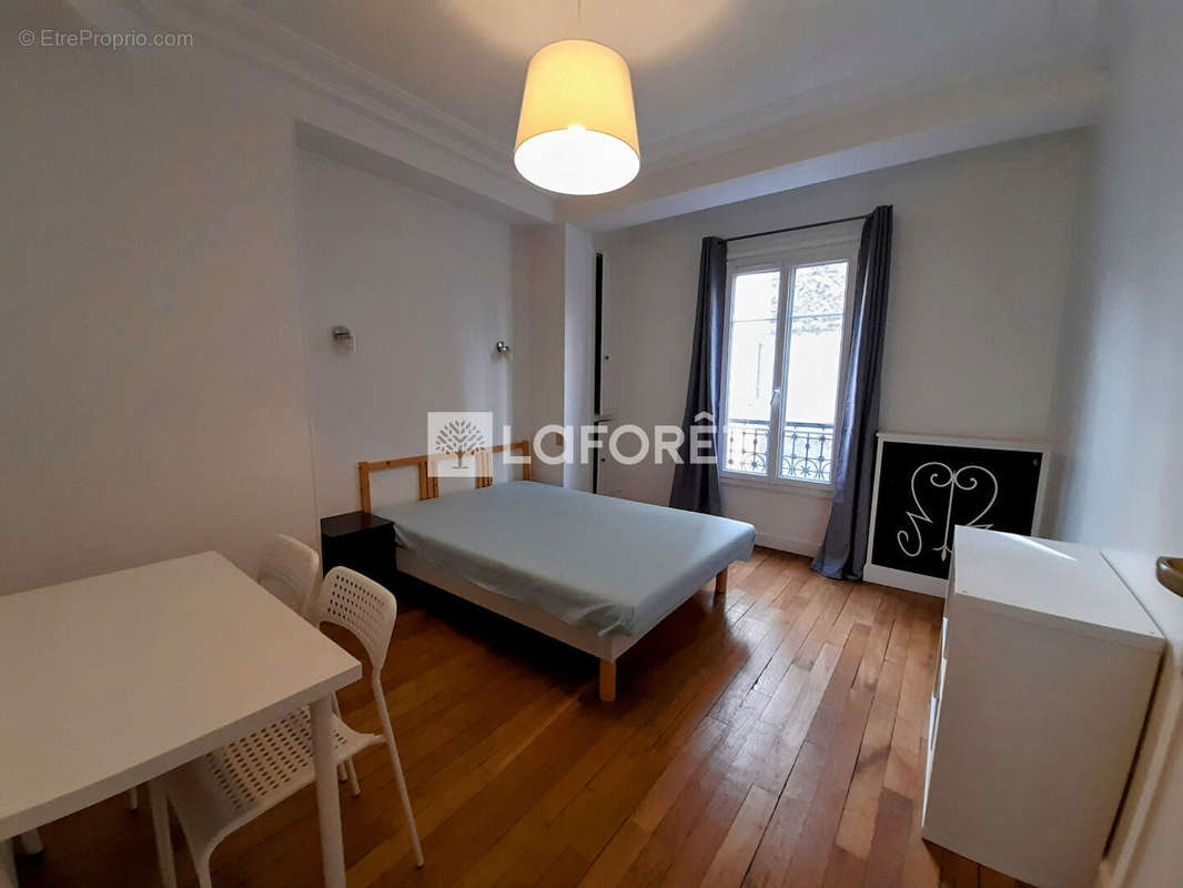 Appartement à PARIS-14E