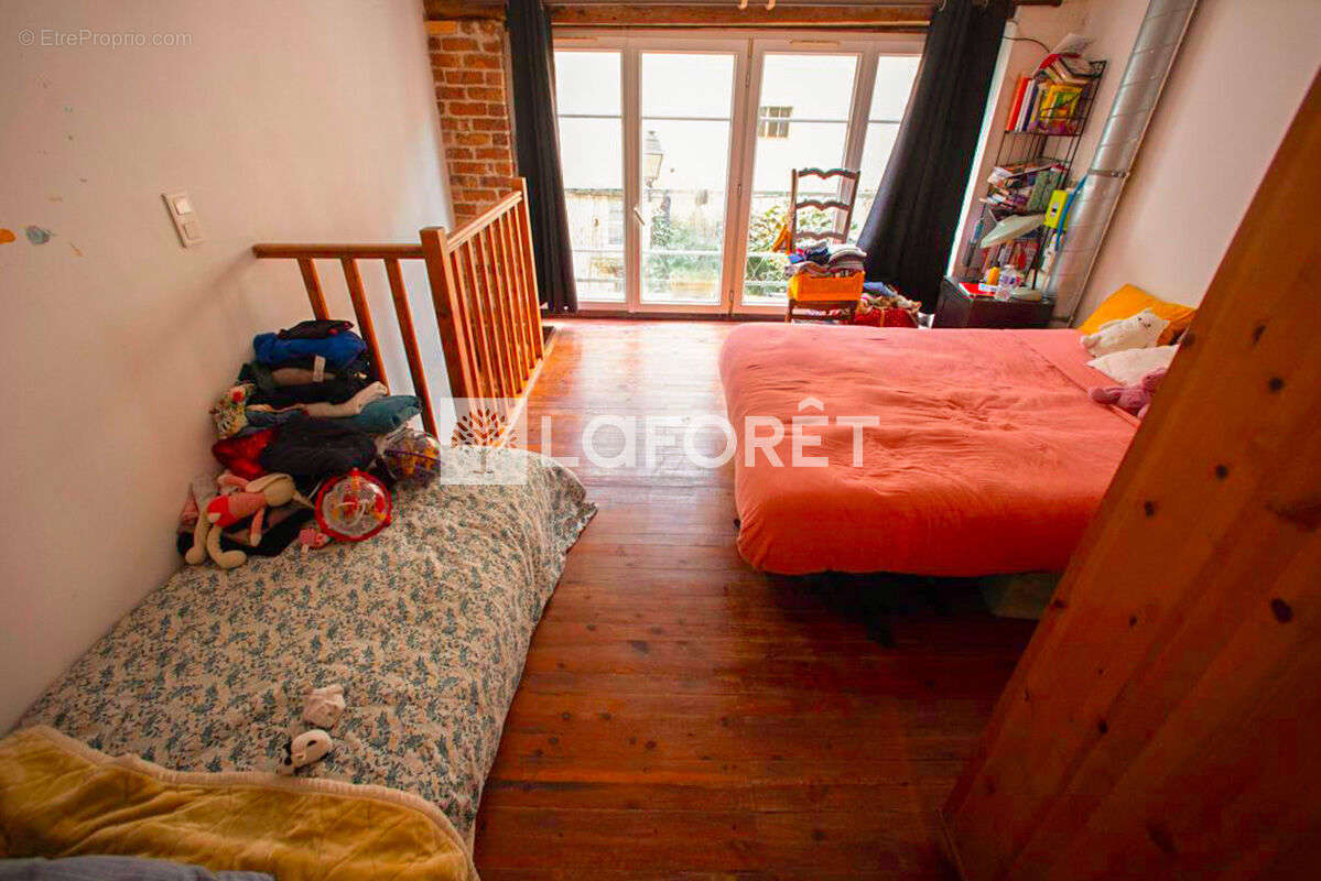 Appartement à PARIS-20E