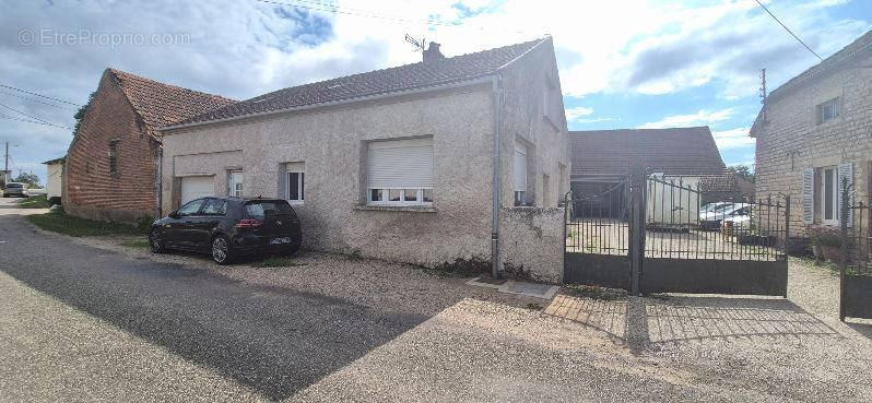 Maison à CHARNAY-LES-CHALON