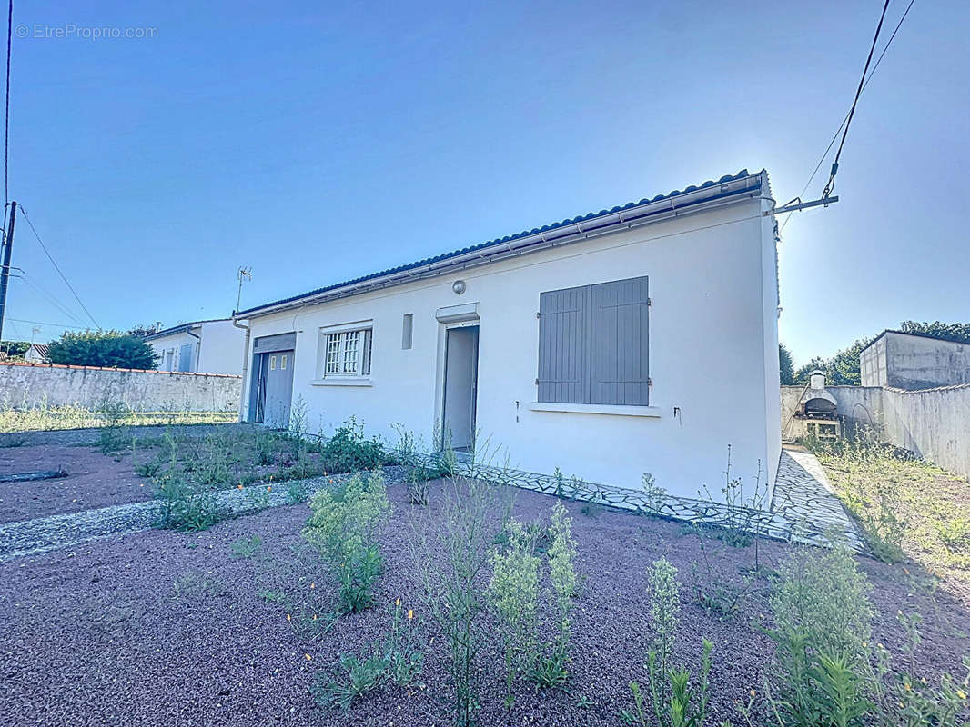 Maison à MARENNES