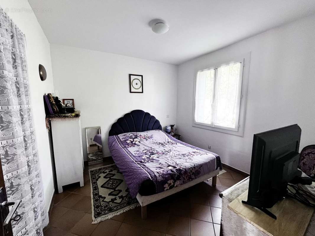 Appartement à MALIJAI