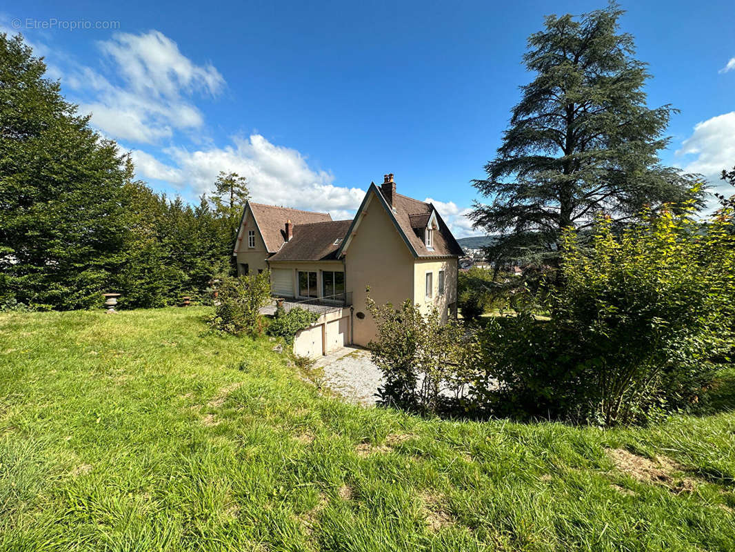 Maison à LONS-LE-SAUNIER