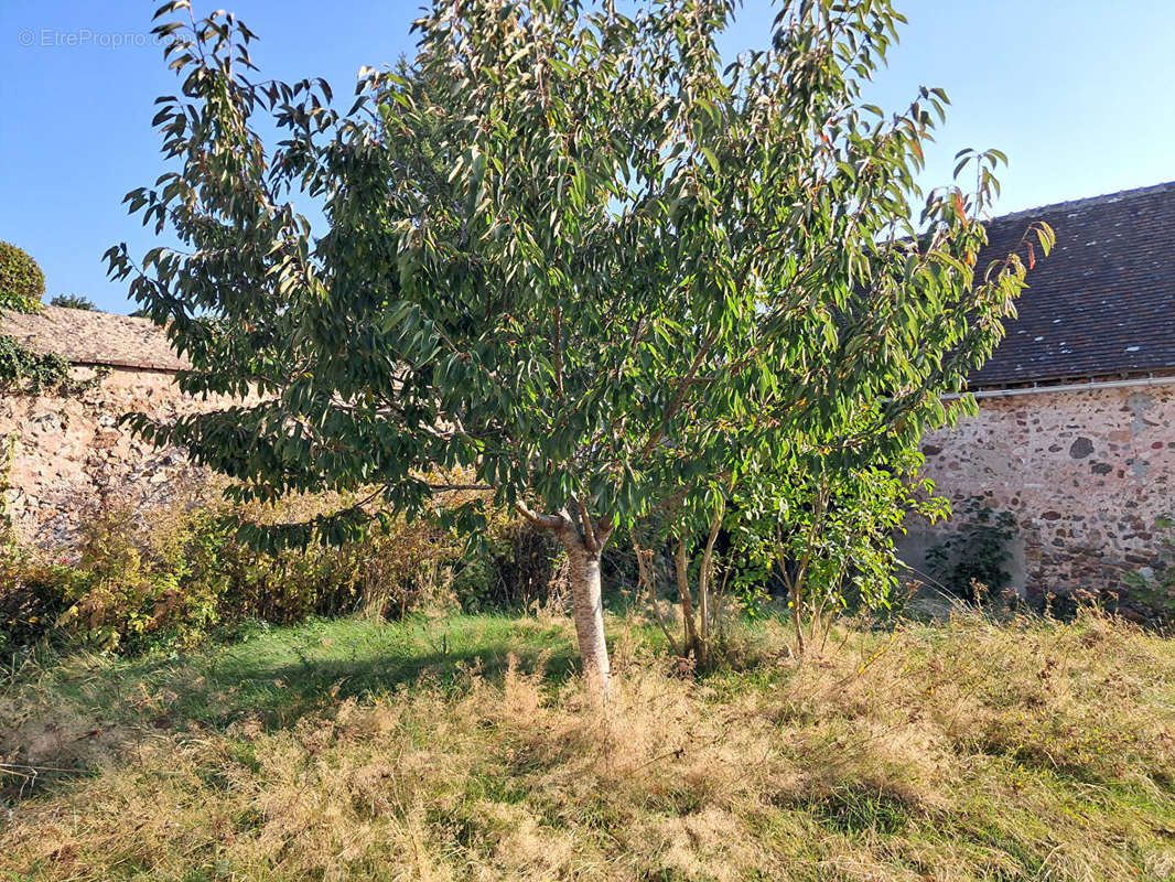 Maison à THIRON-GARDAIS