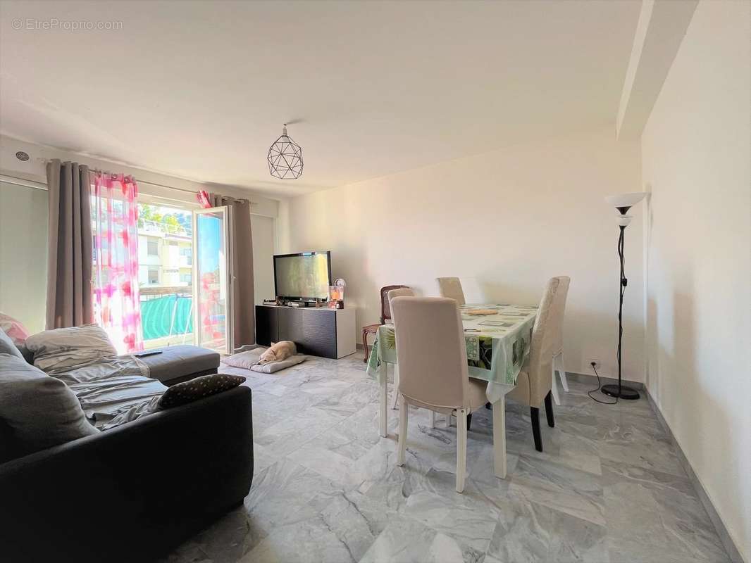 Appartement à VILLENEUVE-LOUBET