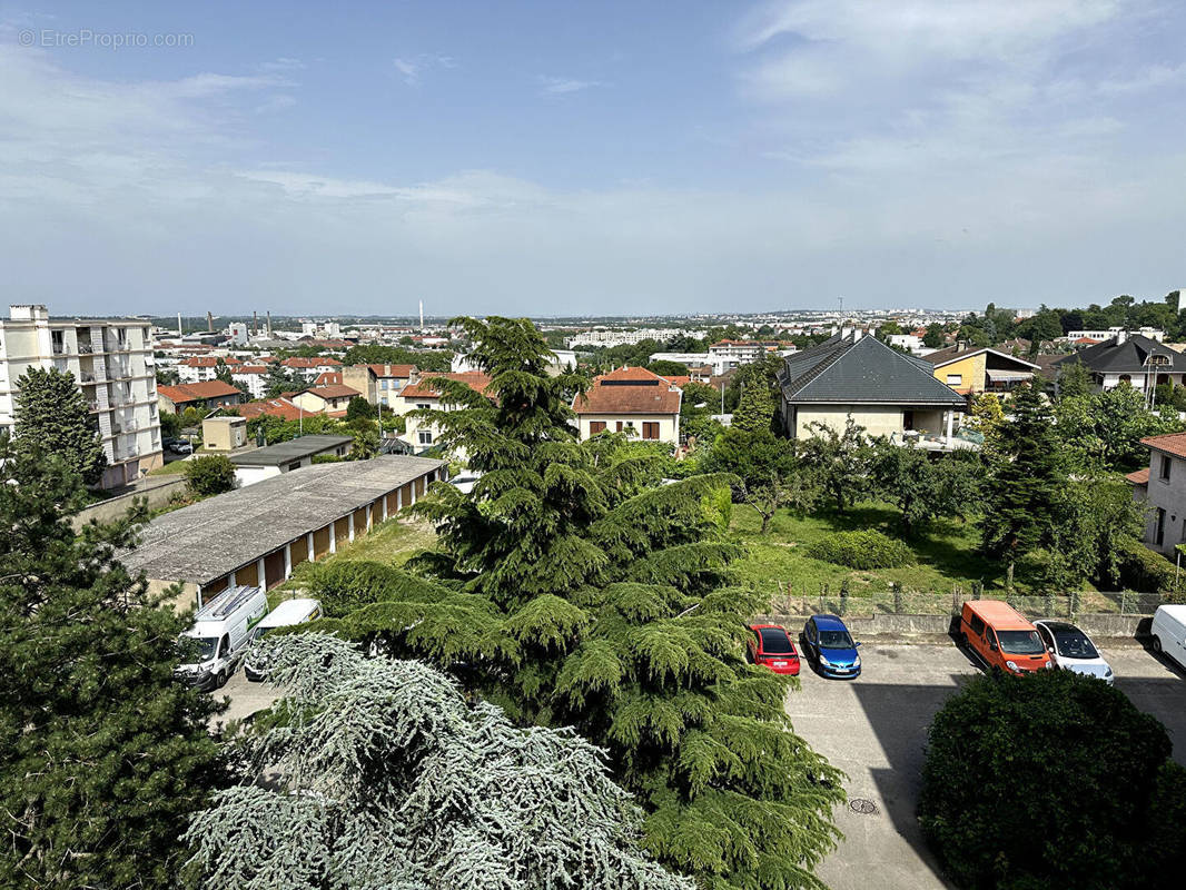 Appartement à SAINT-FONS