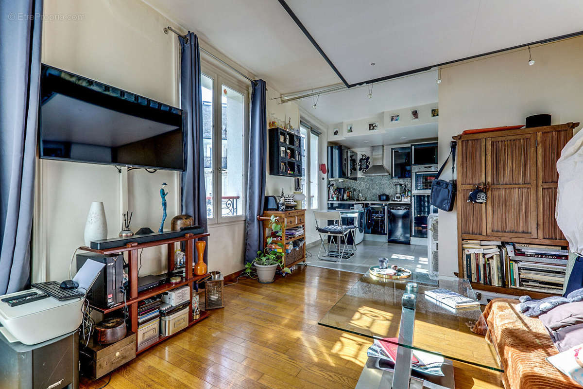 Appartement à PARIS-17E