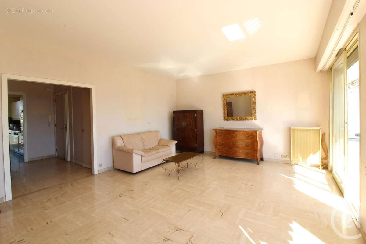 Appartement à ROQUEBRUNE-CAP-MARTIN