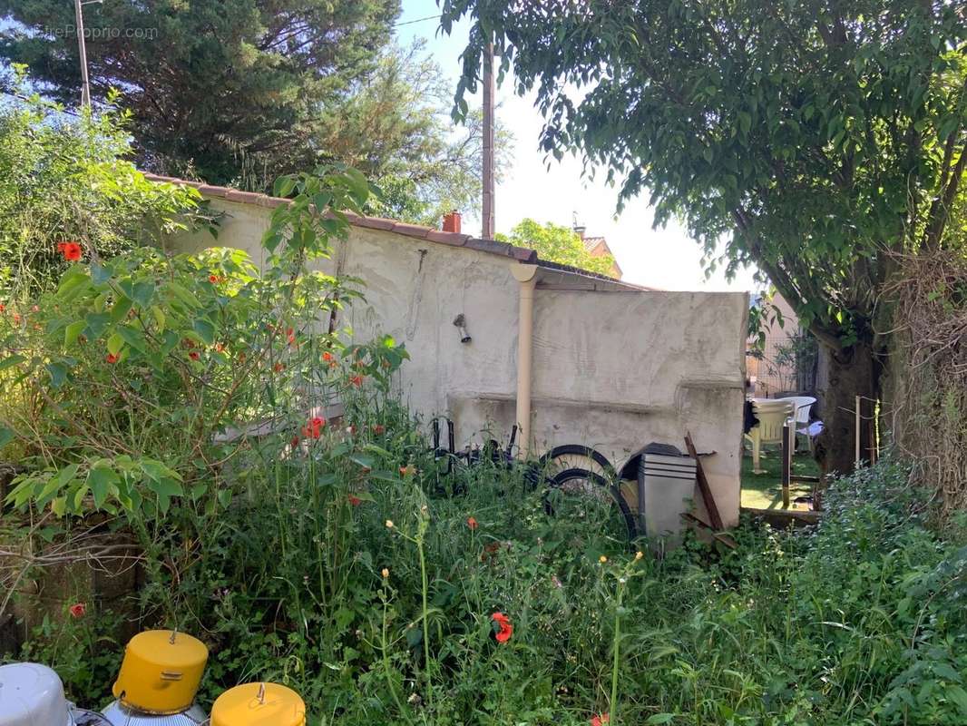 Maison à SAINT-QUENTIN-LA-POTERIE