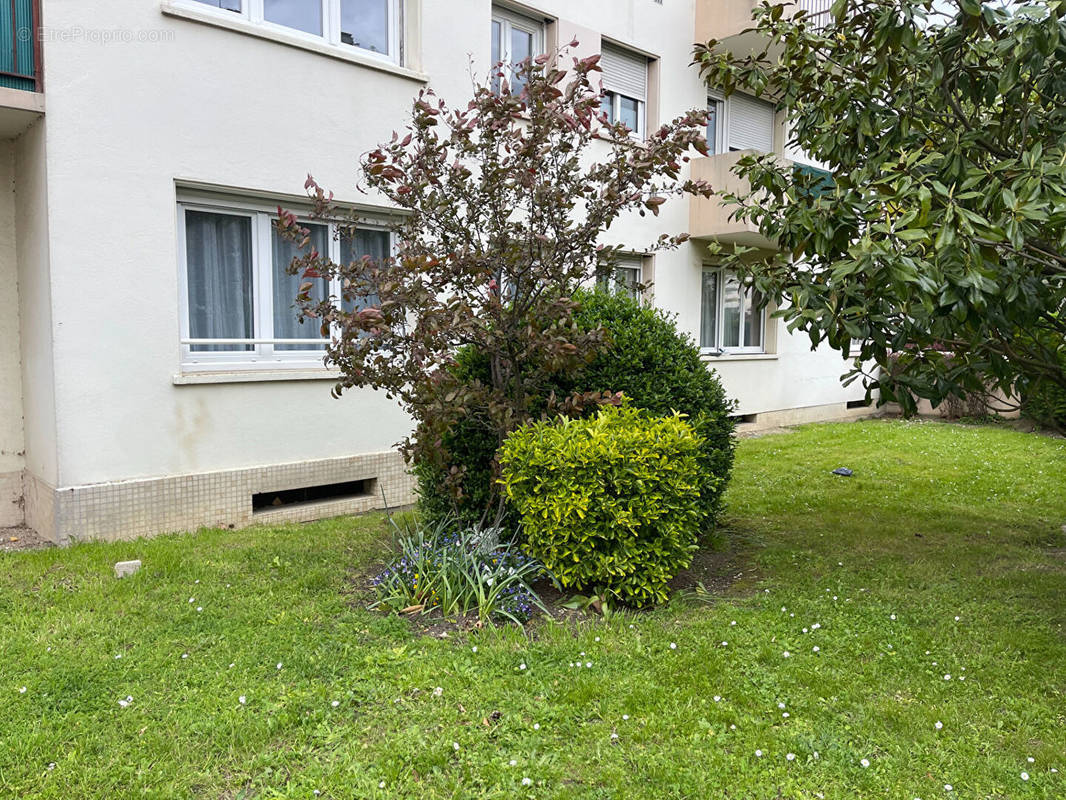 Appartement à SARTROUVILLE