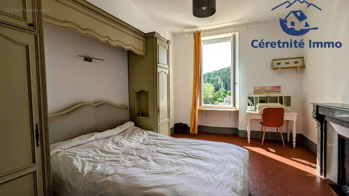 Appartement à SAINT-LAURENT-DE-CERDANS