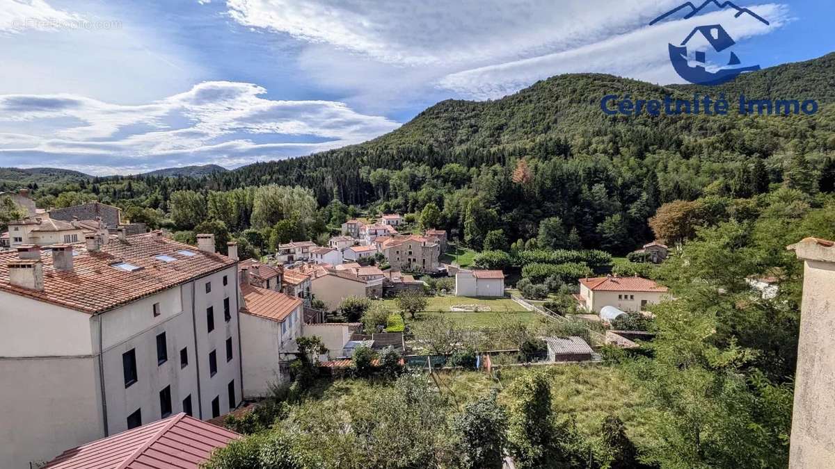 Appartement à SAINT-LAURENT-DE-CERDANS