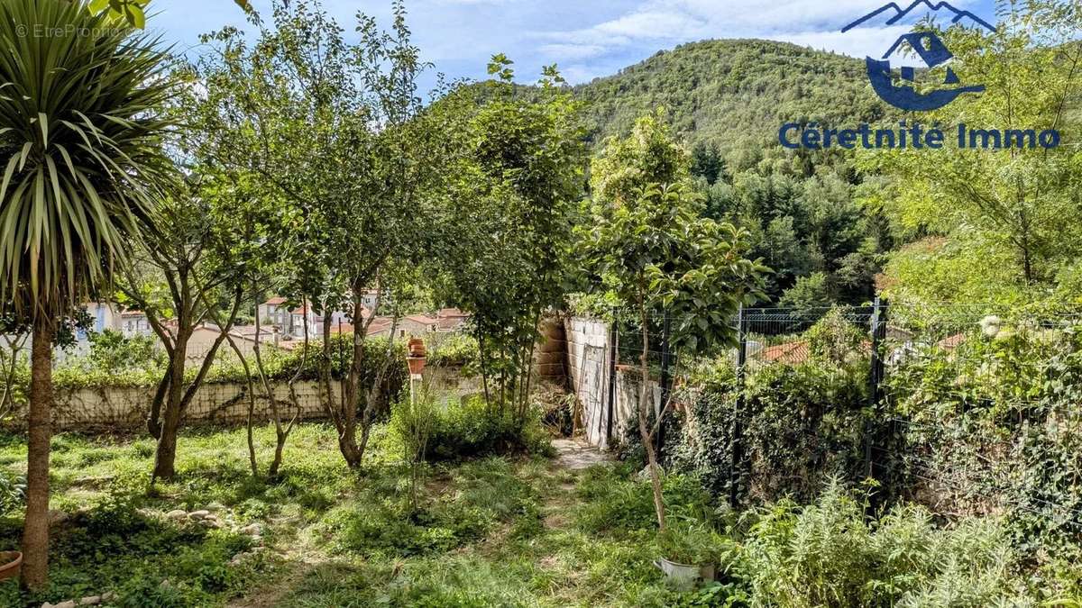 Appartement à SAINT-LAURENT-DE-CERDANS