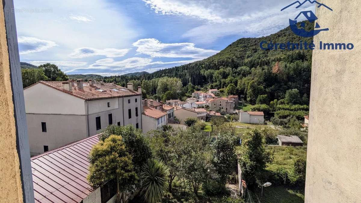 Appartement à SAINT-LAURENT-DE-CERDANS