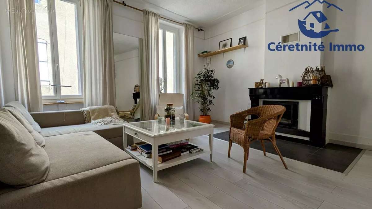 Appartement à SAINT-LAURENT-DE-CERDANS