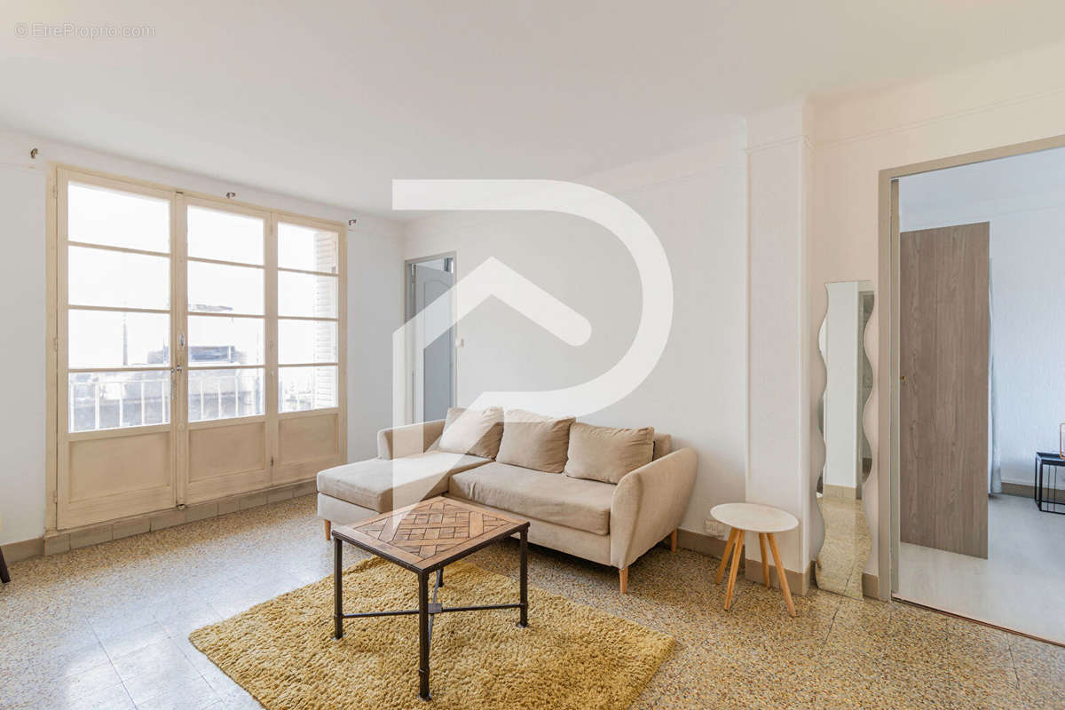 Appartement à MARSEILLE-5E