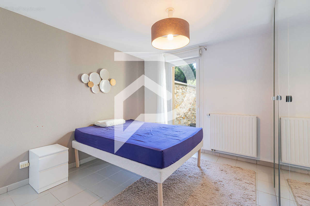 Appartement à MARSEILLE-5E