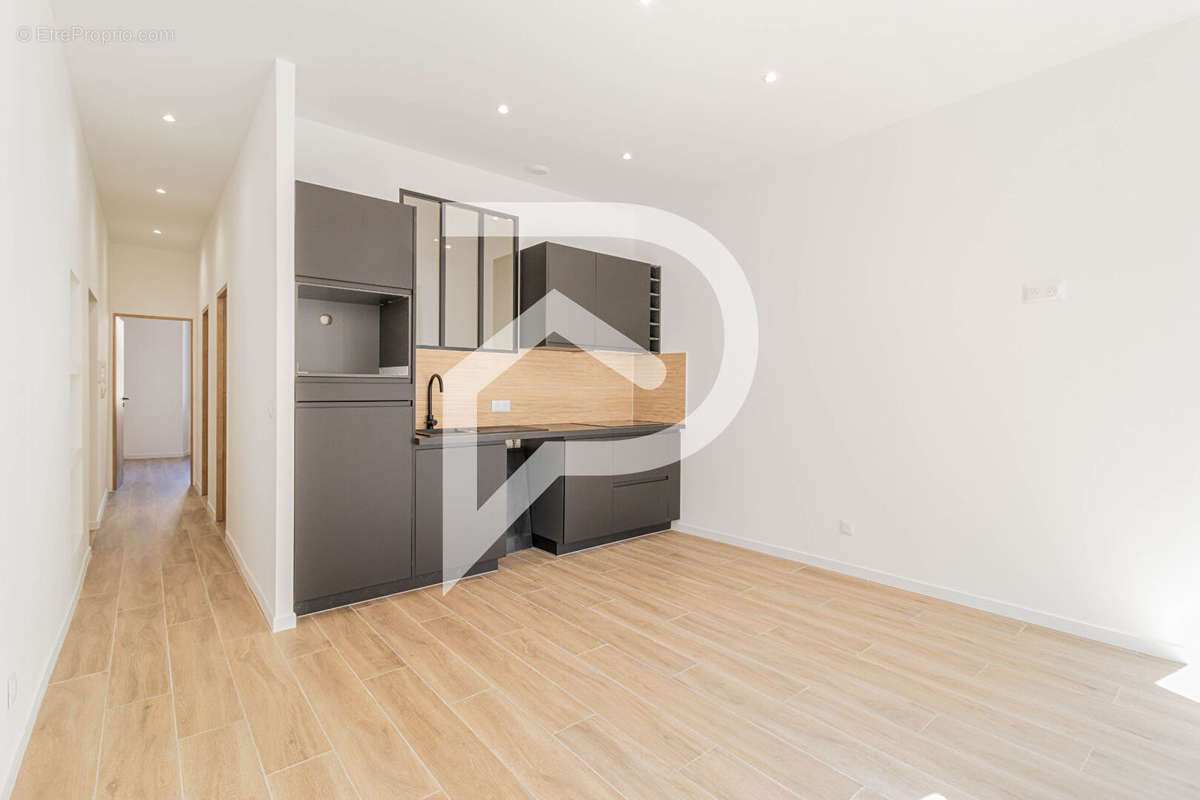 Appartement à MARSEILLE-5E