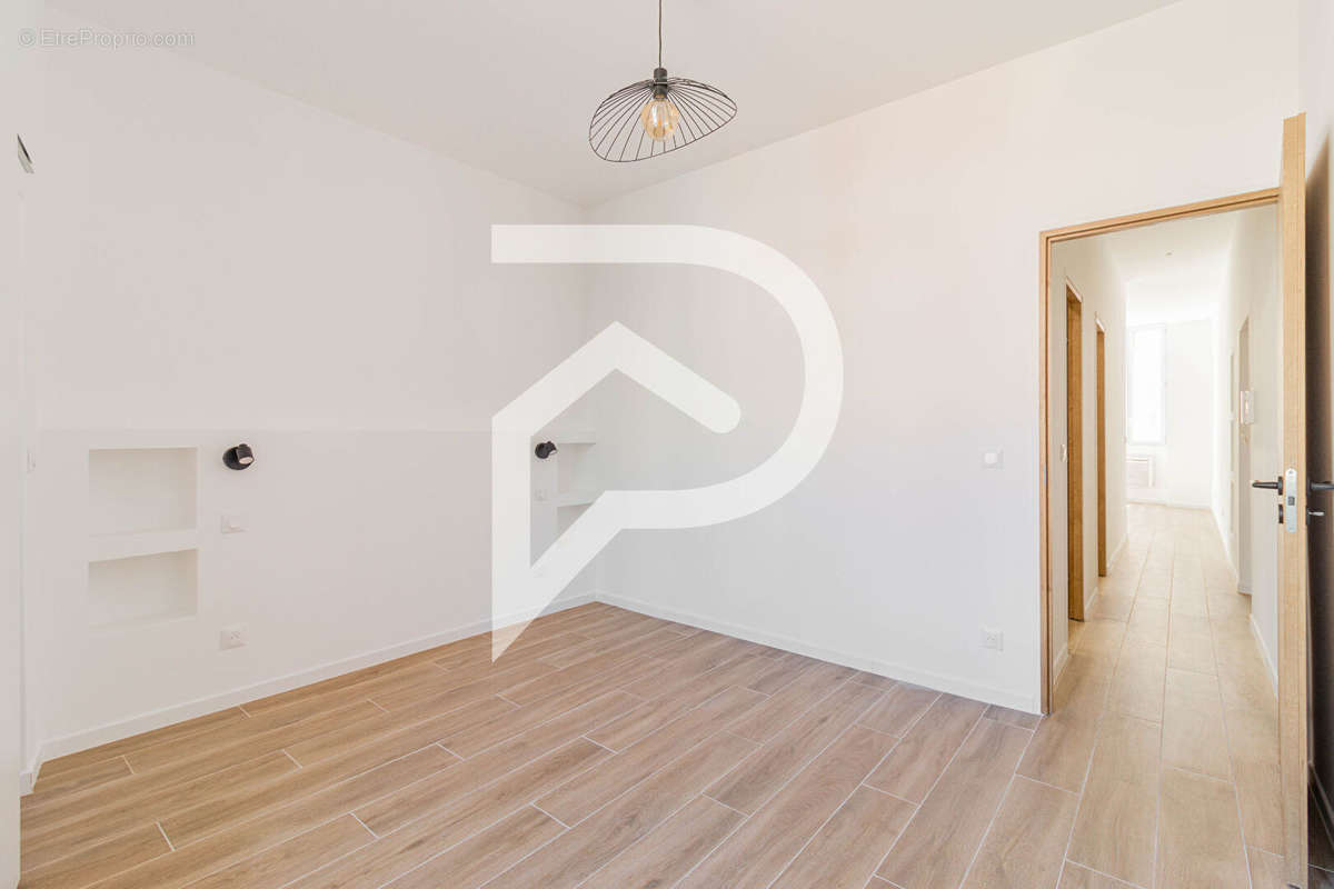 Appartement à MARSEILLE-5E