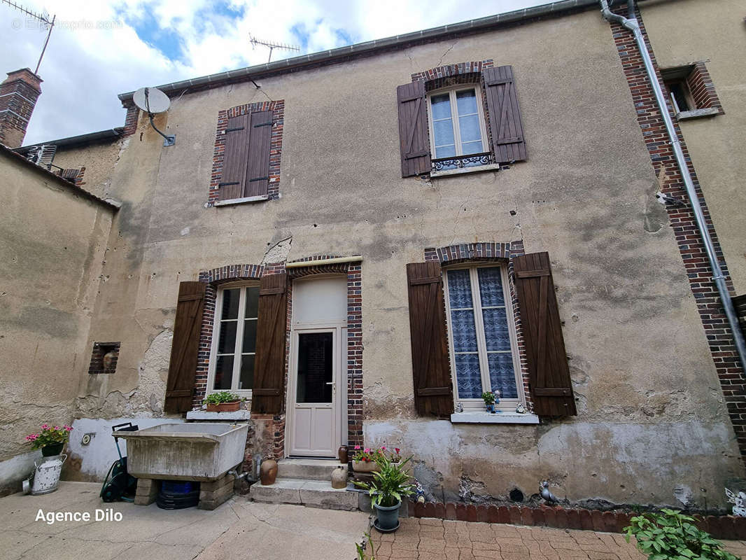 Maison à BRIENON-SUR-ARMANCON