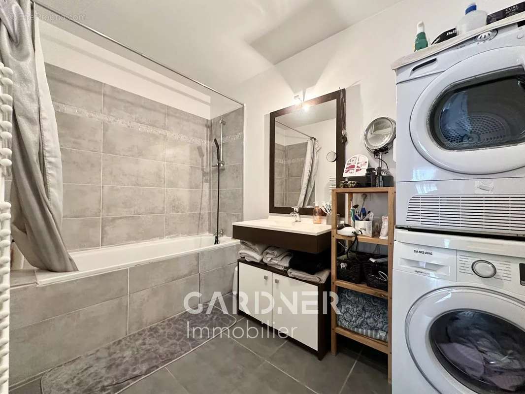 Appartement à MARSEILLE-10E