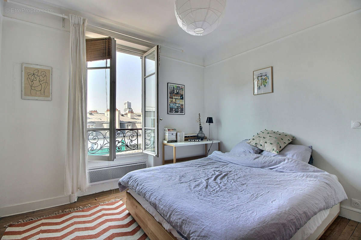 Appartement à PARIS-17E