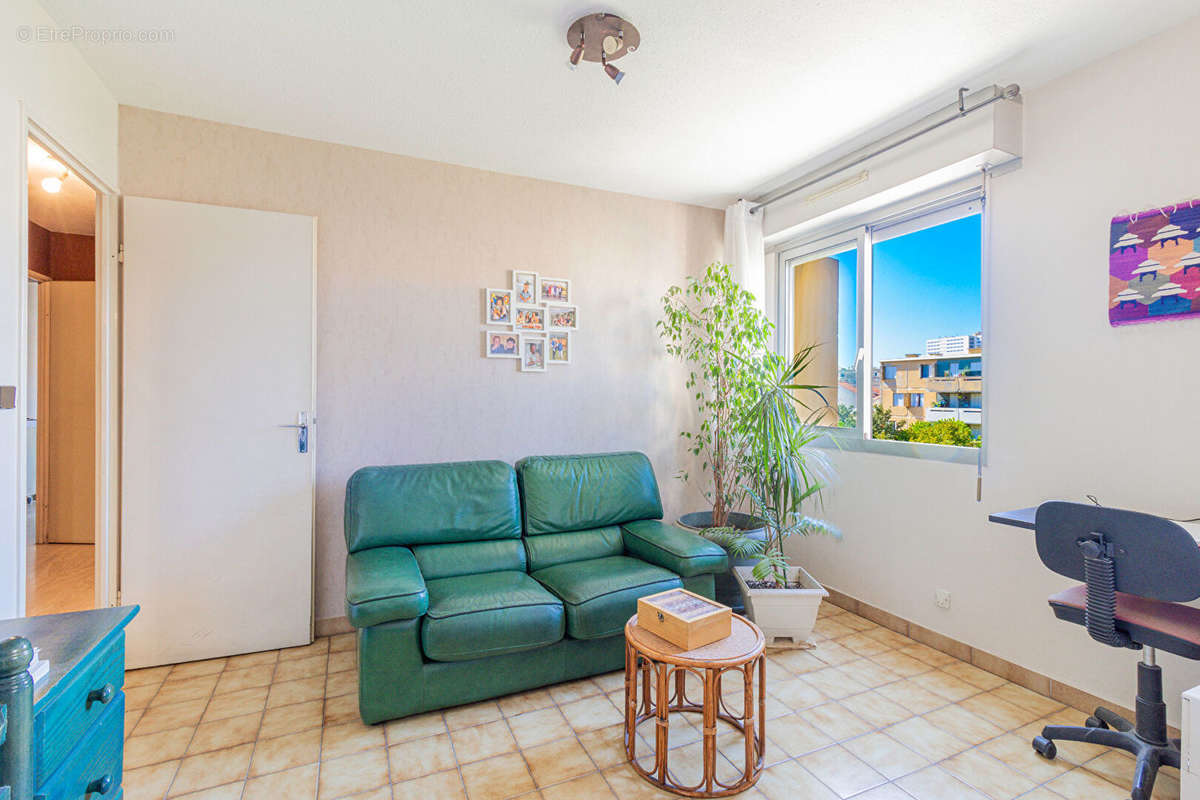 Appartement à MARSEILLE-3E