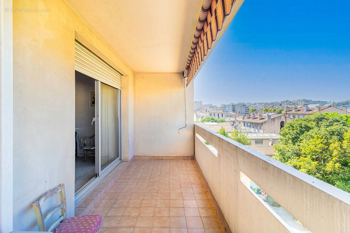 Appartement à MARSEILLE-3E