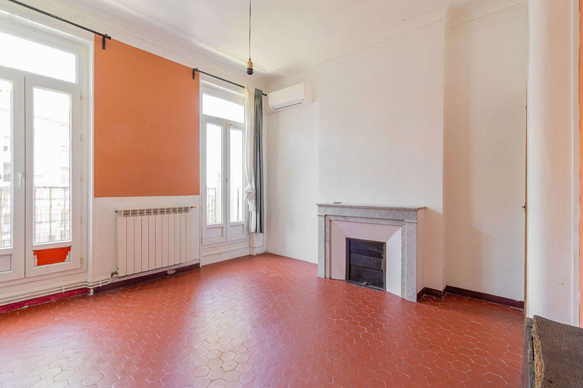 Appartement à MARSEILLE-3E