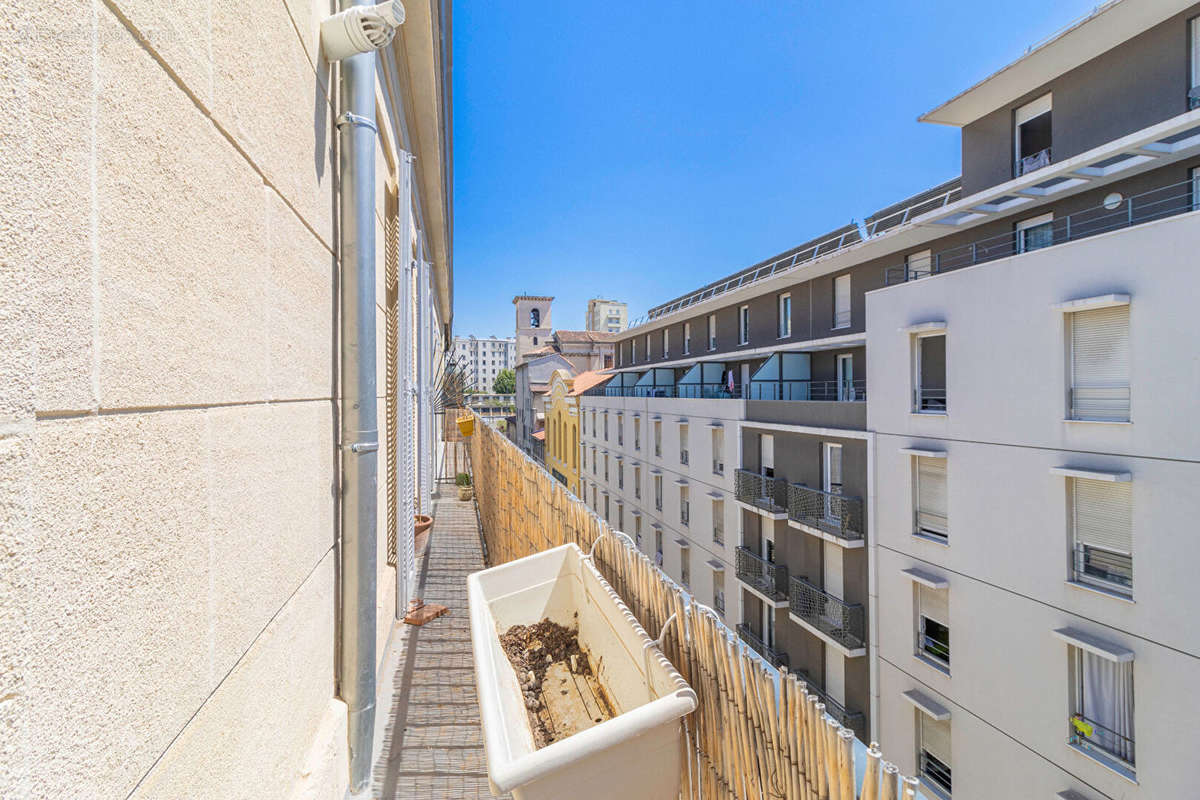 Appartement à MARSEILLE-3E