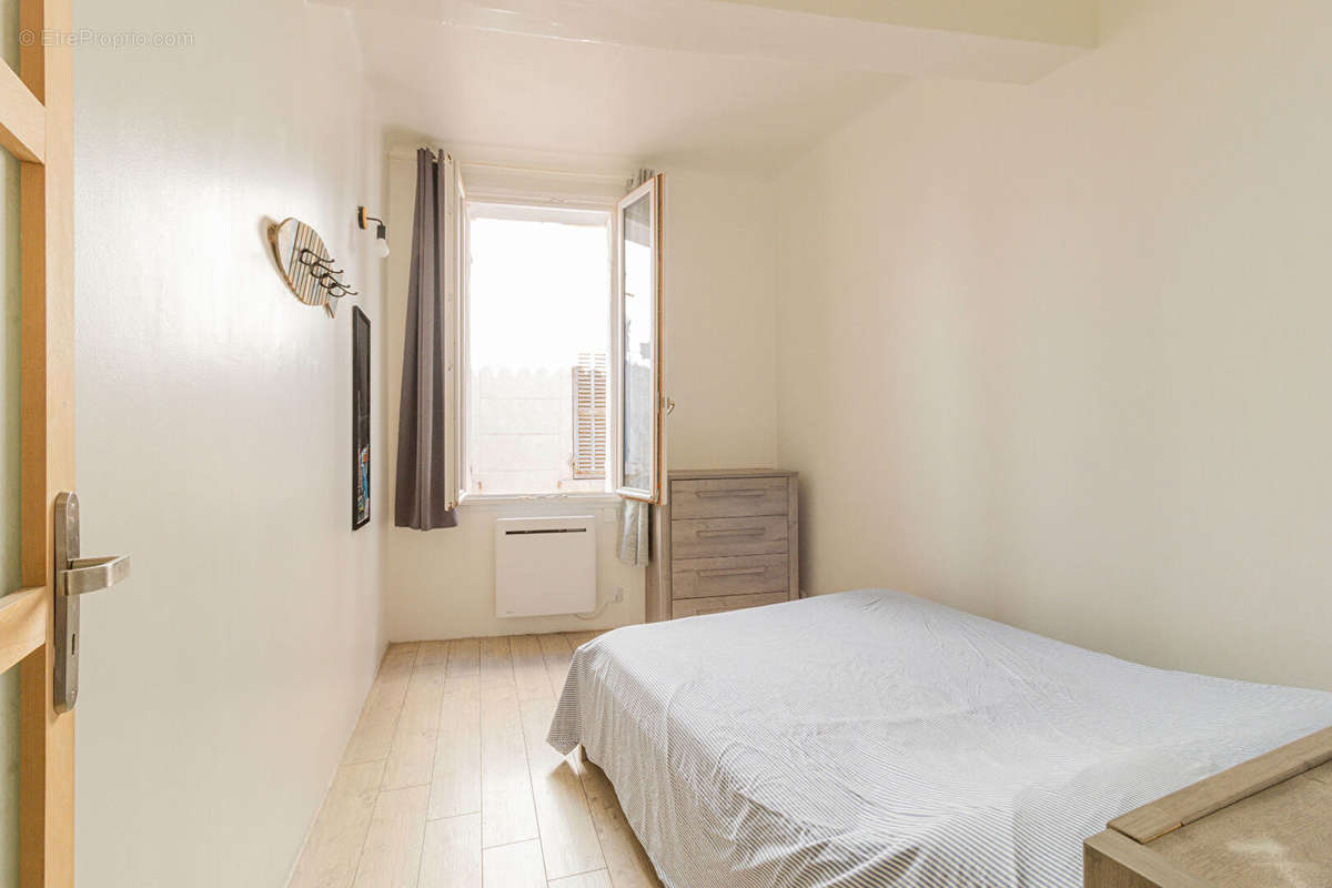 Appartement à MARSEILLE-2E